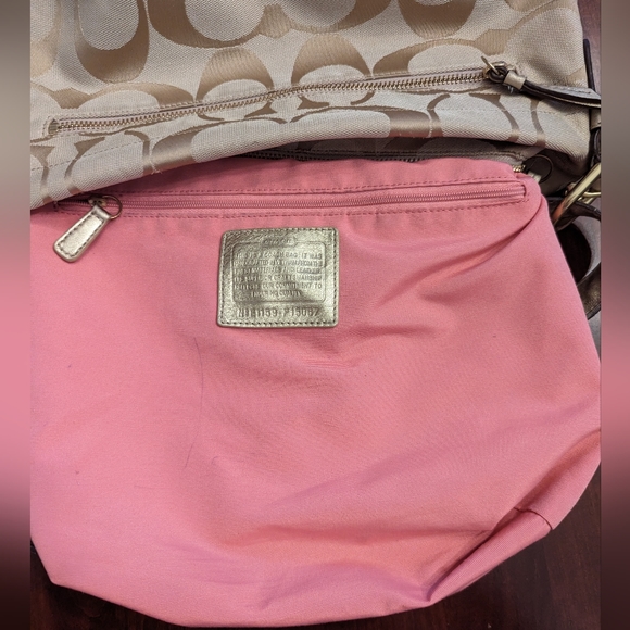 Coach signature hobo bag, tan and gold - Picture 8 of 15